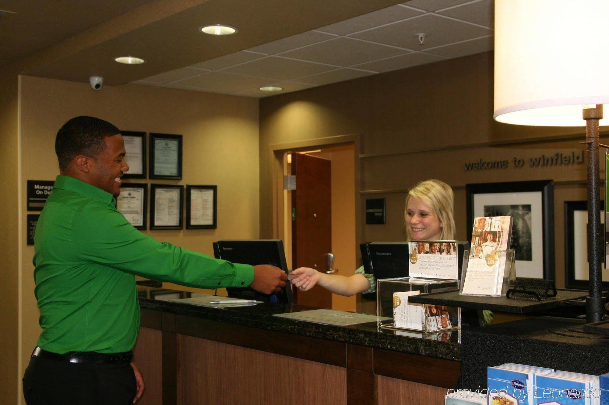 Hampton Inn Winfield Tucker Dalaman gambar