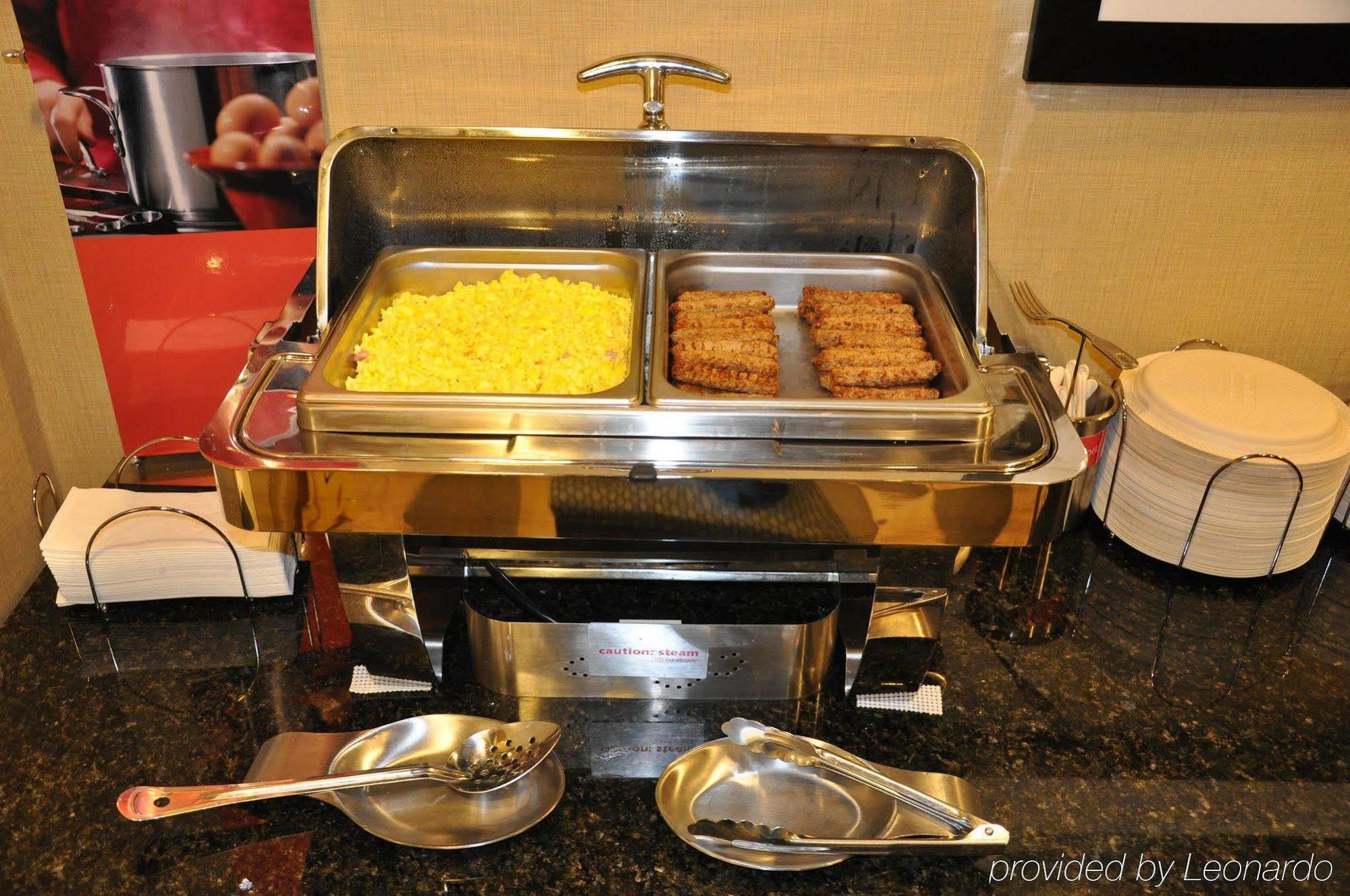 Hampton Inn Winfield Tucker Restoran gambar